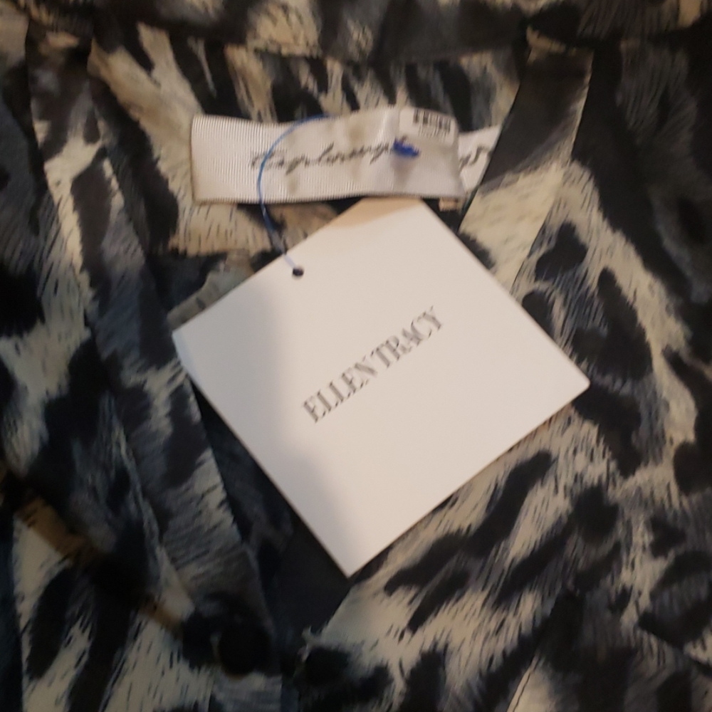 NWT Pattern Blouse - Picture 4 of 4